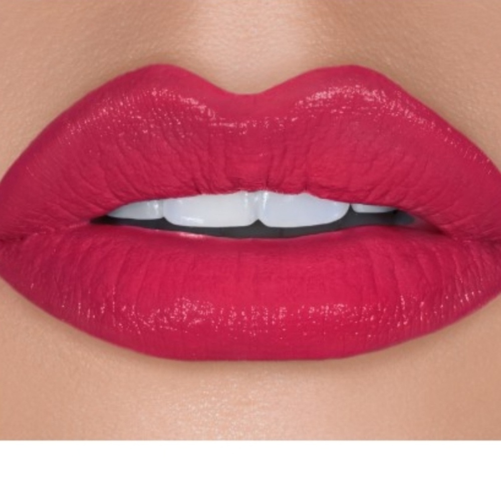 Cargo essential lipstick Punta canta